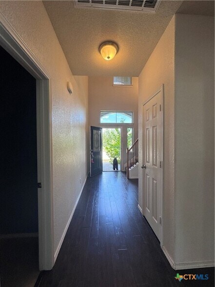Building Photo - 1310 Stonewall Ridge