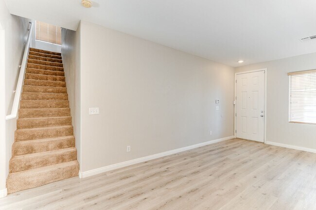 Building Photo - Coronado Ranch Pool Home | Stunning 4 Bed Beauty with Designer Kitchen & Private Backyard Oasis**