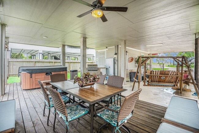 Building Photo - 1333 N Meyer Ave