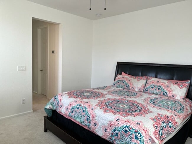 Building Photo - ALL PROSPECTIVE TENANTS MUST SUBMIT A $58 NON-REFUNDABLE APPLICATION FEE PER APPLICANT ONLINE AND...