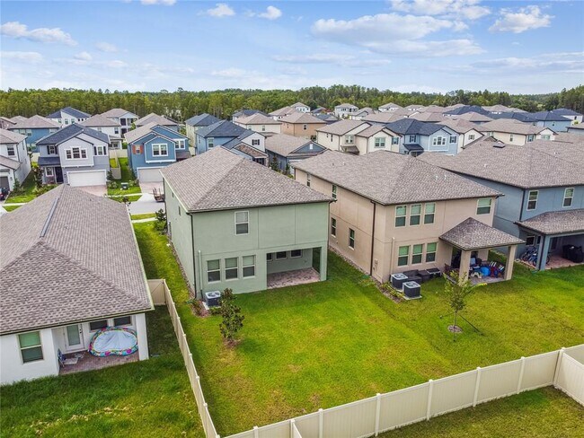 Building Photo - 9754 Little Bluestem Dr