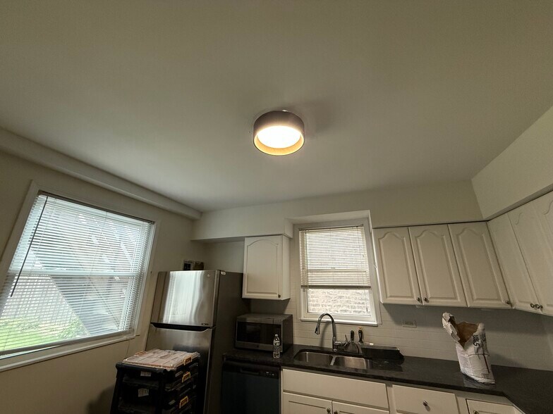 UPDATED light in kitchen - 3350 W Cuyler Ave