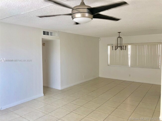 Building Photo - 121 Golden Isles Dr
