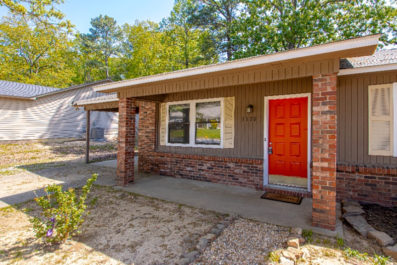 Building Photo - 3320 Henson Pl