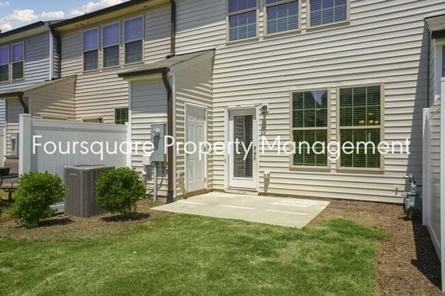 Building Photo - Townhome | Open Floor Plan | Washer/Dryer ...