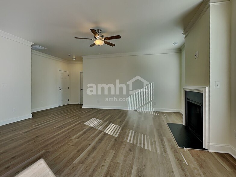 Building Photo - 806 Willow Tower Ct