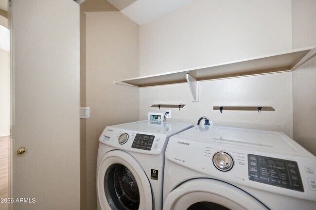 Building Photo - 4512 E Windsong Dr