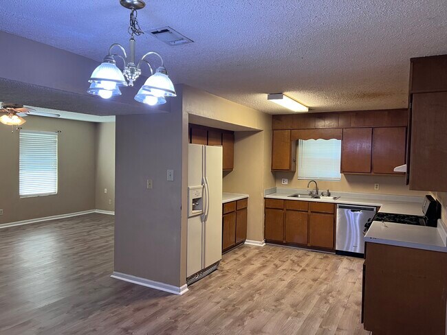 Building Photo - 103 Murdock Ln