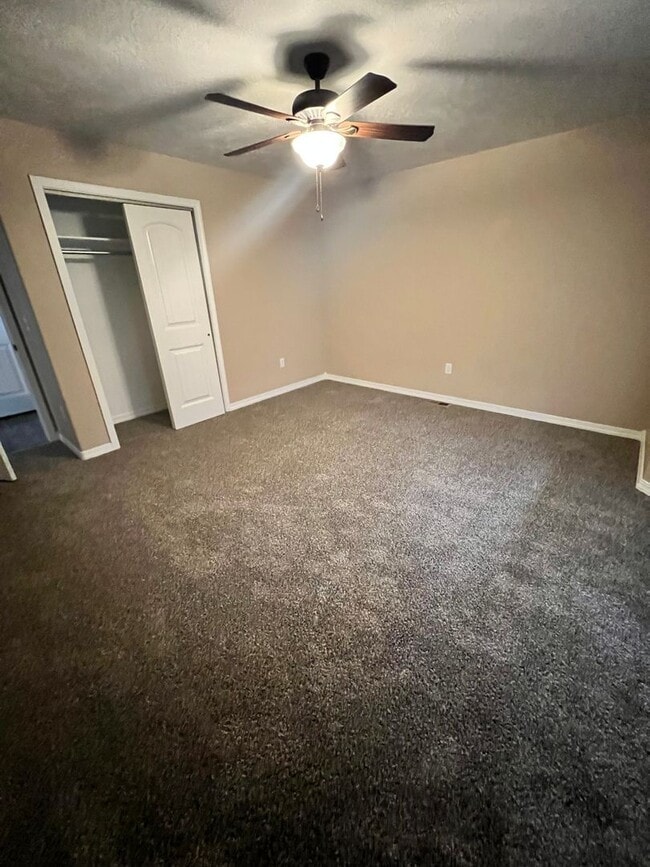 Building Photo - "Beautiful 4 Bedroom House For Rent" - Not furnished