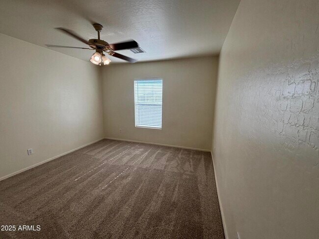 Building Photo - 864 Tiablanca Rd