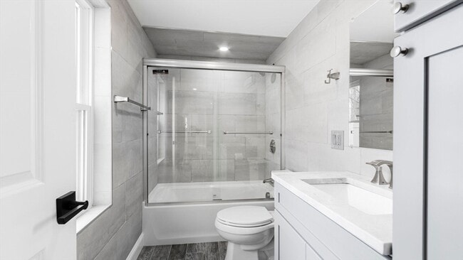 Building Photo - 23 Lynn St