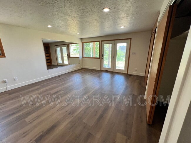 Building Photo - 270 2020 N