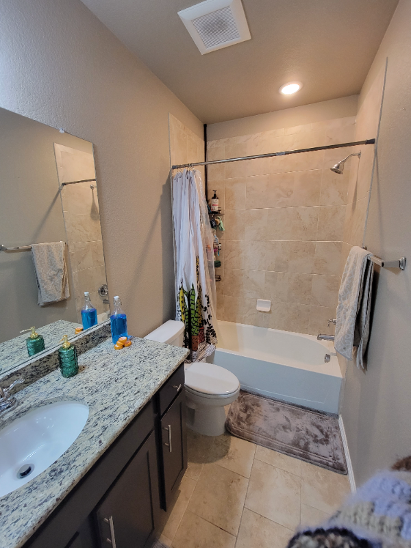 Building Photo - 3039 Upland Dr