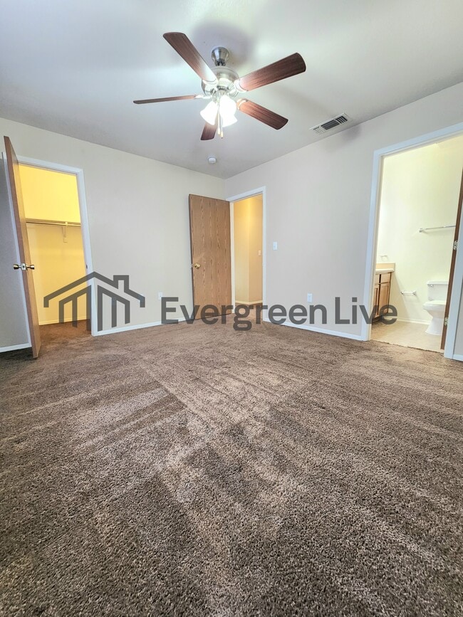 Building Photo - 112 Fireball Dr