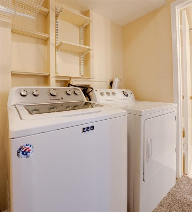 Building Photo - 6011 Milton St