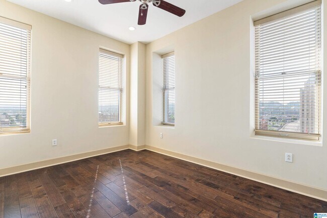 Building Photo - 2024 2nd Ave N