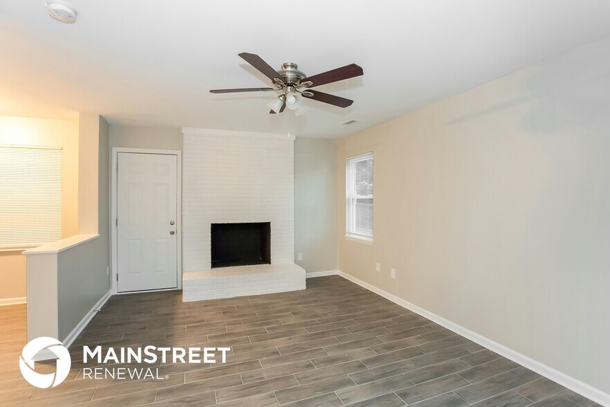 Building Photo - 10321 Roundhouse Cir