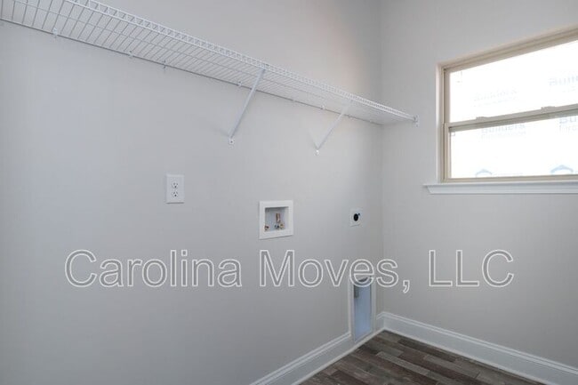 Building Photo - 702 Butterfly Lk Ct