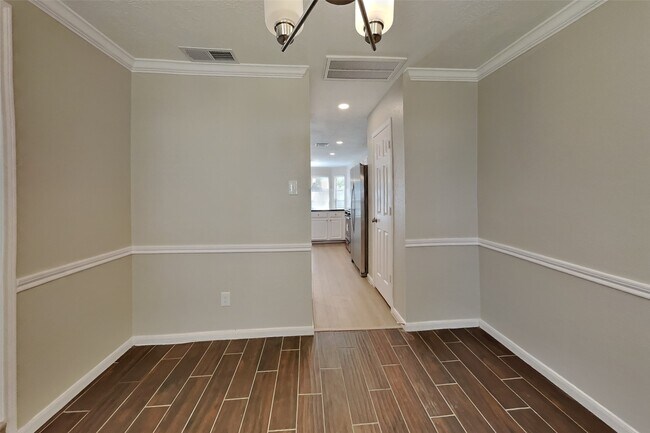 Building Photo - 1343 Edenderry Ln