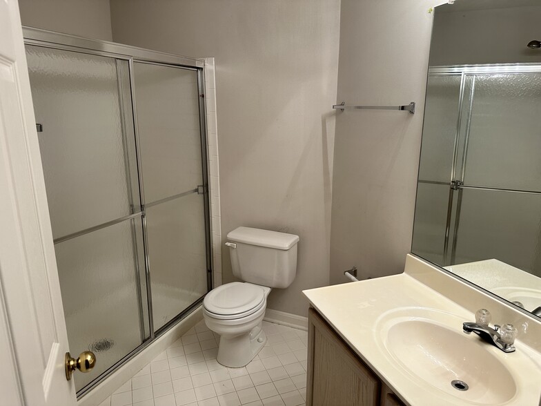 Building Photo - 20447 Chesapeake Sq