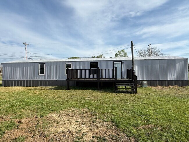 Building Photo - 3 Bedroom 2 Bathroom Mobile Home Located in Mosheim, TN