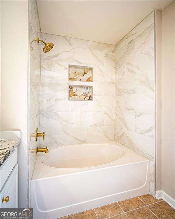 Building Photo - 265 Balaban Cir