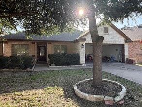 Building Photo - 15228 Fernhill Dr