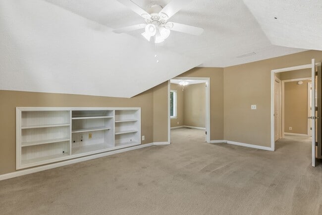 Building Photo - 3221 Calvin Ct