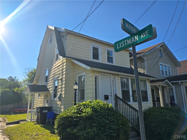 Building Photo - 176 Mayar St