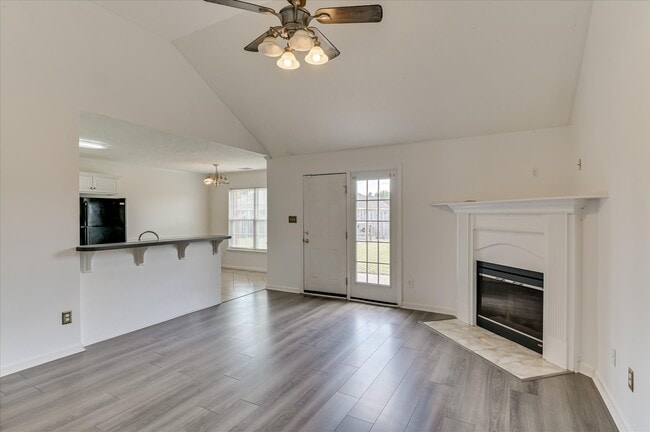 Building Photo - 1828 Heathers Way