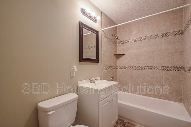 Building Photo - 8803 E 72nd St