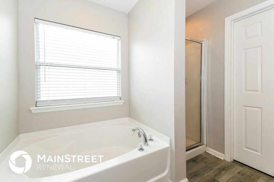 Building Photo - 11643 Pleasant Creek Dr