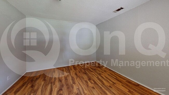 Building Photo - 3105 Conejos Dr