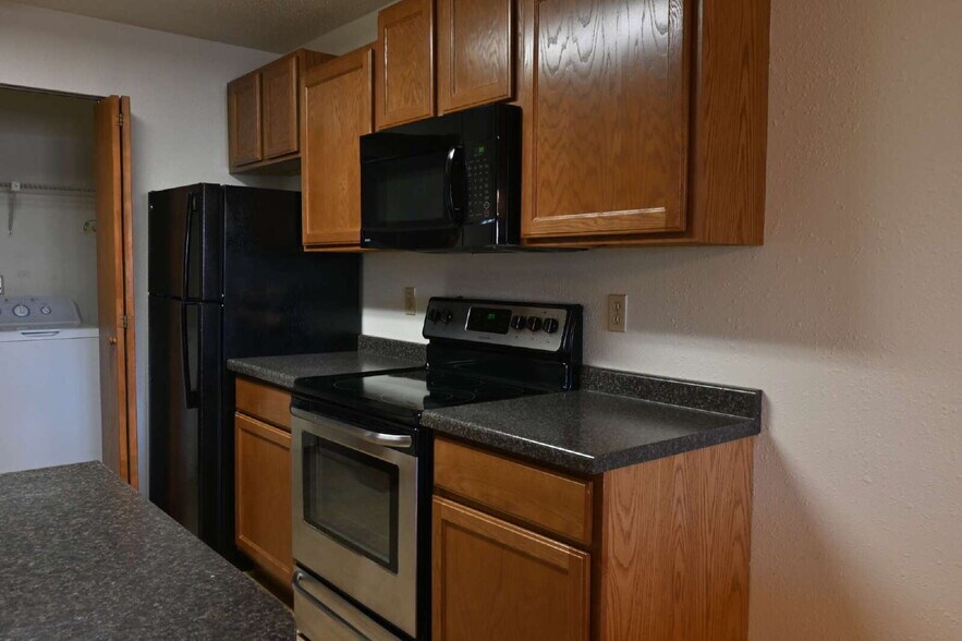 Building Photo - 1401 River View Ave