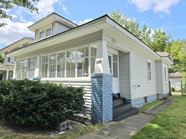 Building Photo - 917 Sancome Ave