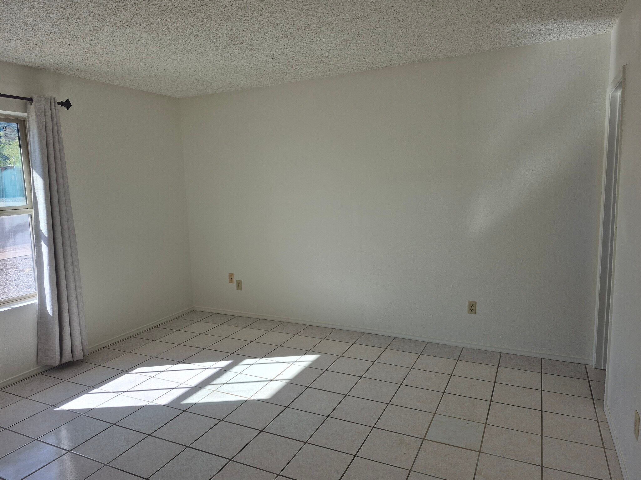 Building Photo - 3068 W Wyoming St