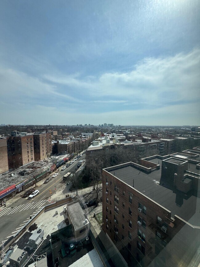 Building Photo - 116-24 Grosvenor Ln