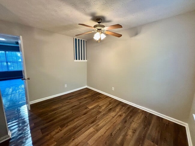 Building Photo - 97 Caboose Ct NW