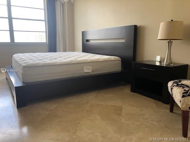 Building Photo - 2801 NE 183rd St