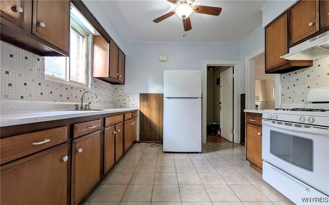 Building Photo - 95 Rand Ave