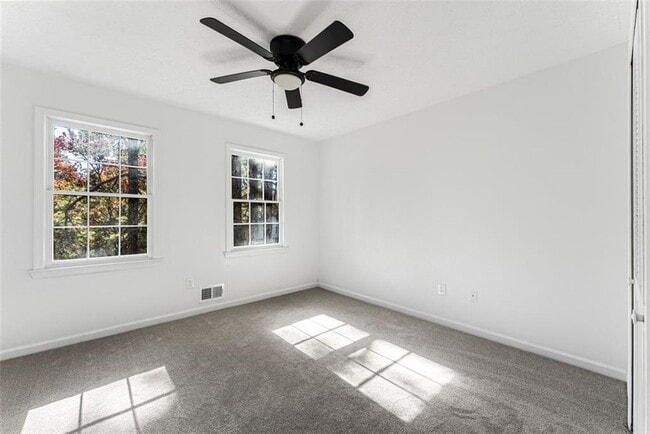 Building Photo - 444 Wellington Way