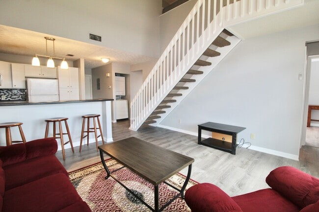 Building Photo - 1330 Hunters Rd