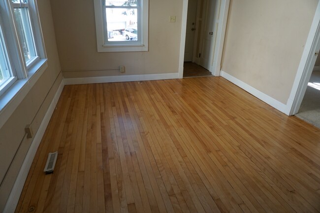 Building Photo - Single Family House Close to U of M Campus