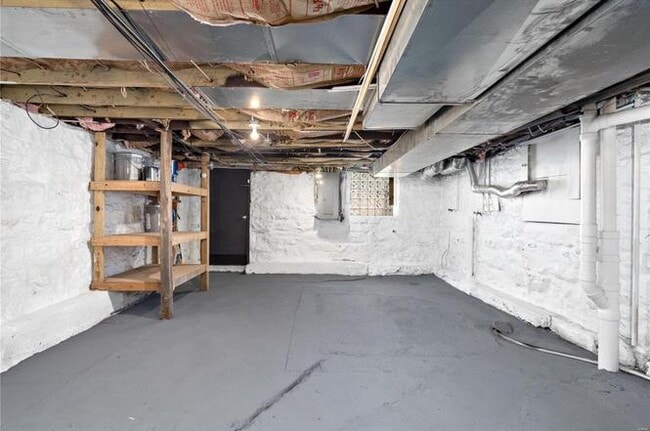 Building Photo - 5377 Reber Pl