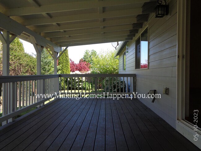 Building Photo - 405 Lavender St