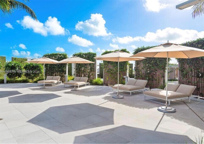 Building Photo - 450 Alton Rd