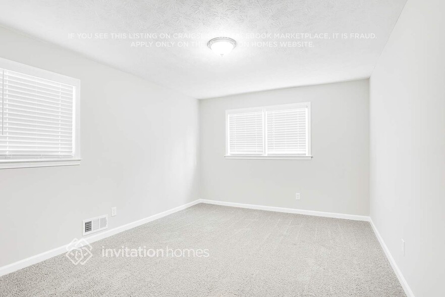 Building Photo - 3269 Robin Hood Ln