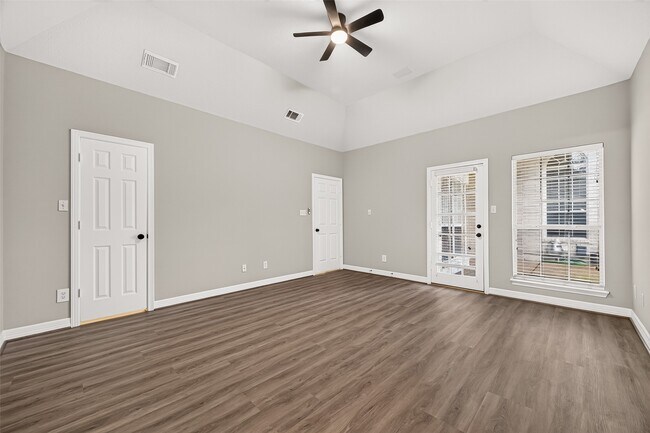 Building Photo - 14303 Reissen Ln