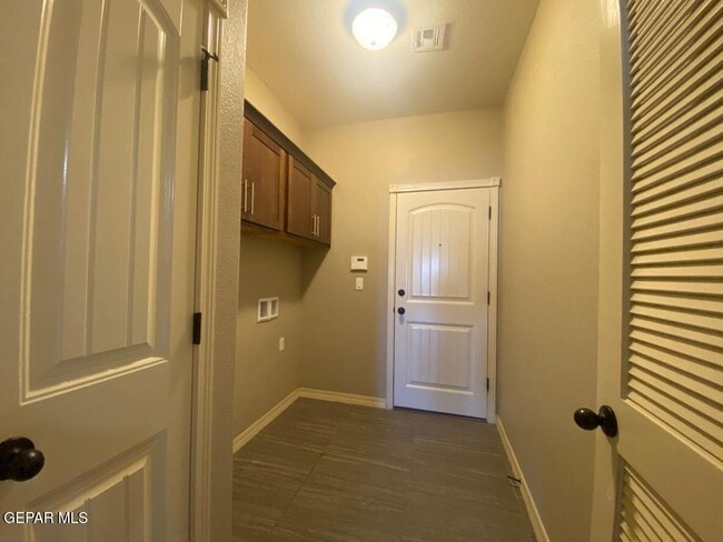 Building Photo - 14505 Hunters Grove Ave