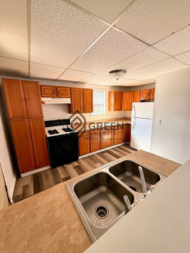 Building Photo - 3 Bedroom 2 Baths Home with Garage for rent in Kankakee